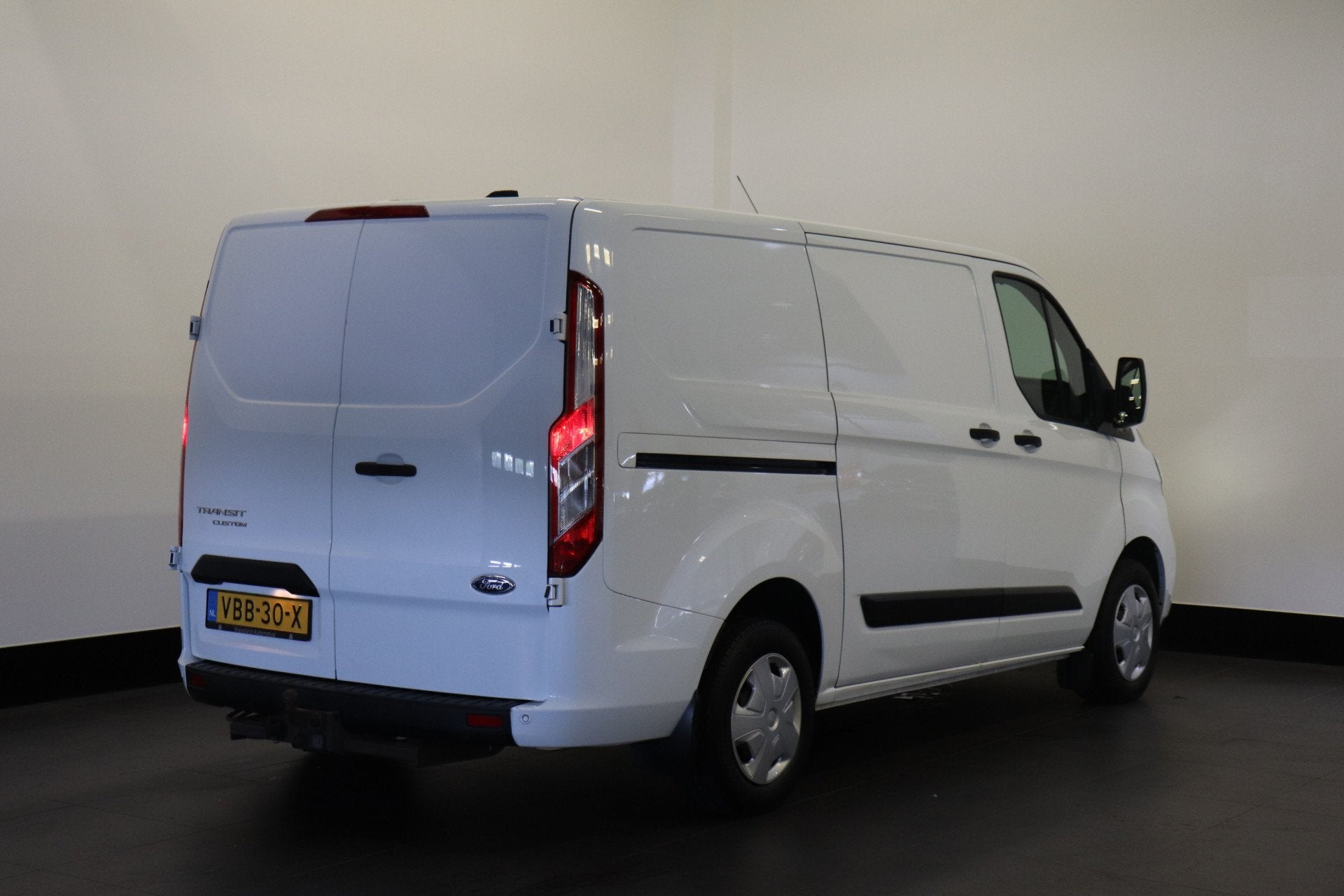 Ford Transit Custom 2.0 TDCI EURO 6 - Airco - Cruise - Trekh, Voorwielaandrijving, Stof, Gebruikt, 4 cilinders