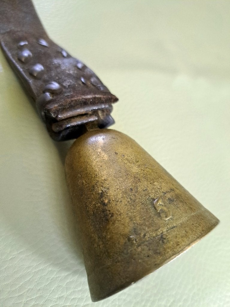 Zeldzaam koebel Parijs messing lederen riem bel A Paris koe, Verzenden