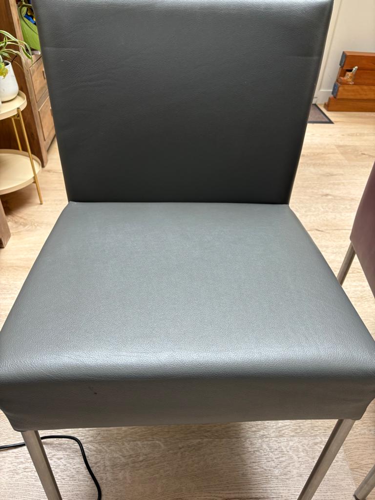Lederen eetkamerstoelen - Grijs, Ophalen, Leer, Zo goed als nieuw, Vier