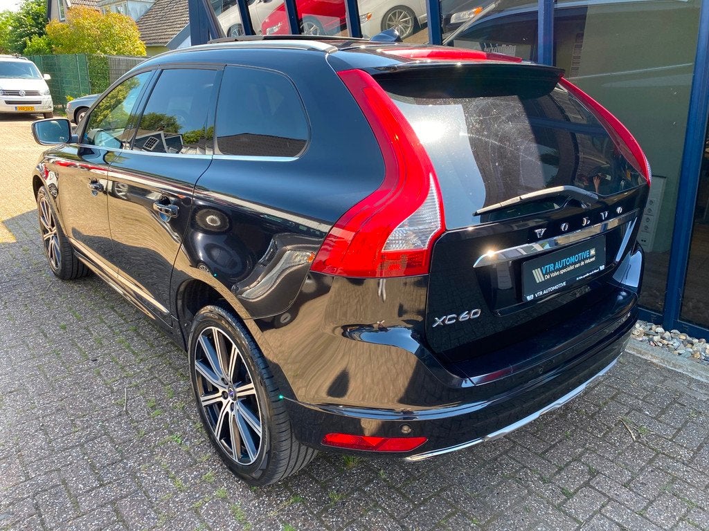 Volvo XC60 3.0 T6 AWD Summum 305PK LEER / NAVI / PANO / CAME, Automaat, Euro 5, Gebruikt, 1712 kg