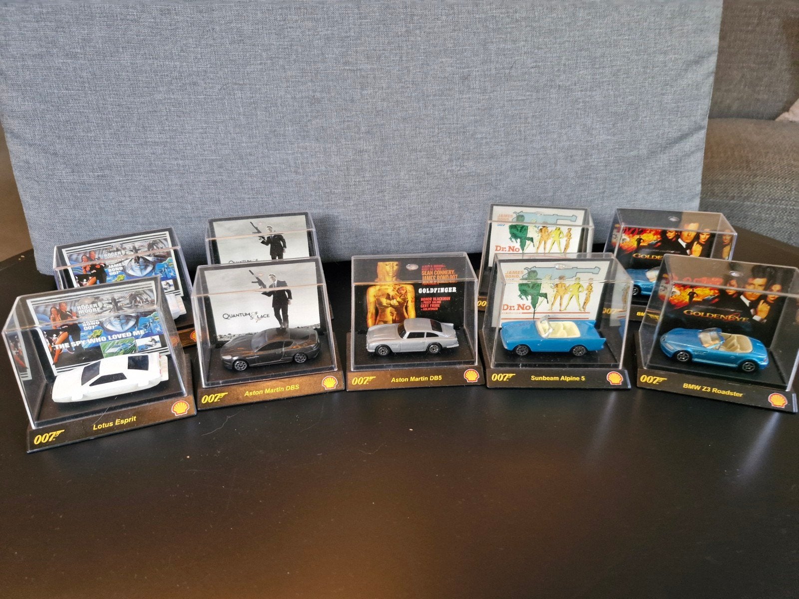 James Bond 007 Shell Collectie - 8 Auto's, Hobby en Vrije tijd, Modelauto's | Overige schalen, Ophalen of Verzenden, Zo goed als nieuw