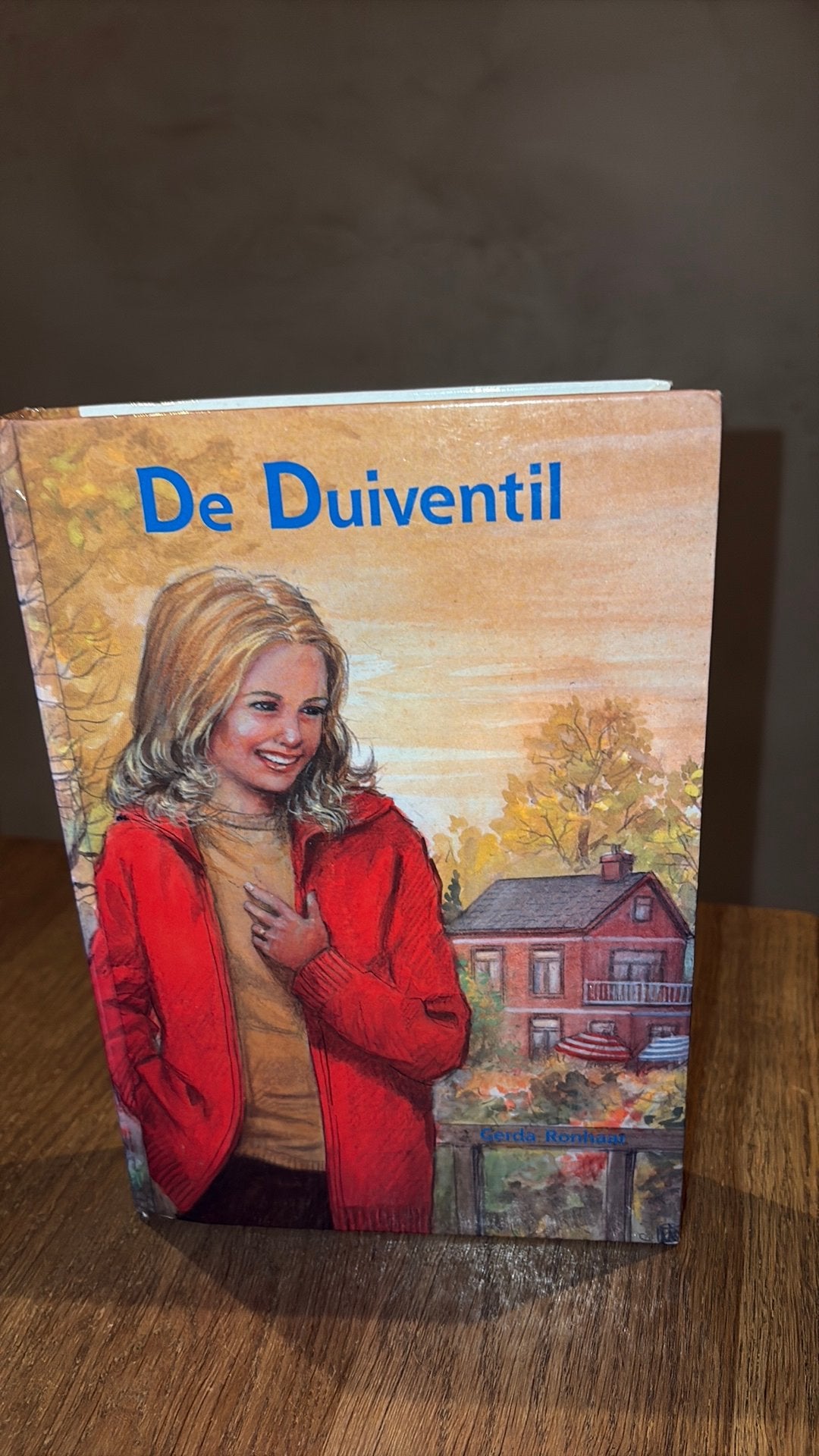 KR-7 Gerda Ronhaar - De Duiventil Deel 1, Ophalen of Verzenden, Gelezen, G. Ronhaar