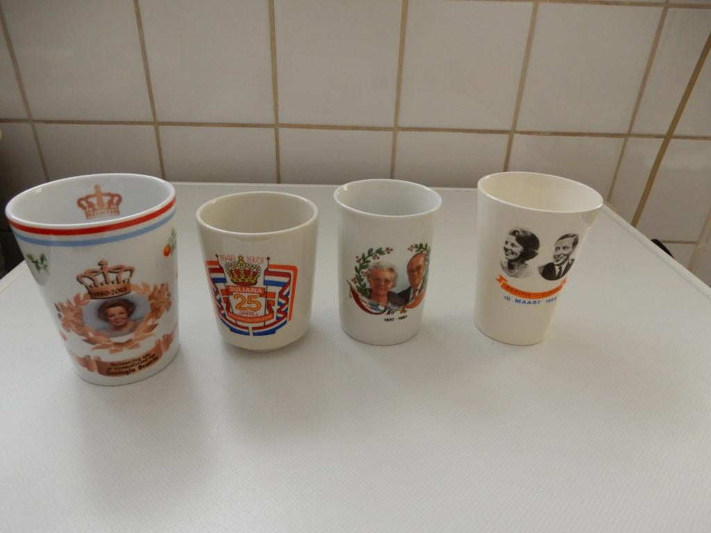Bekers koninklijk huis, 4 stuks, Ophalen of Verzenden, Nieuw, Nederland, Servies