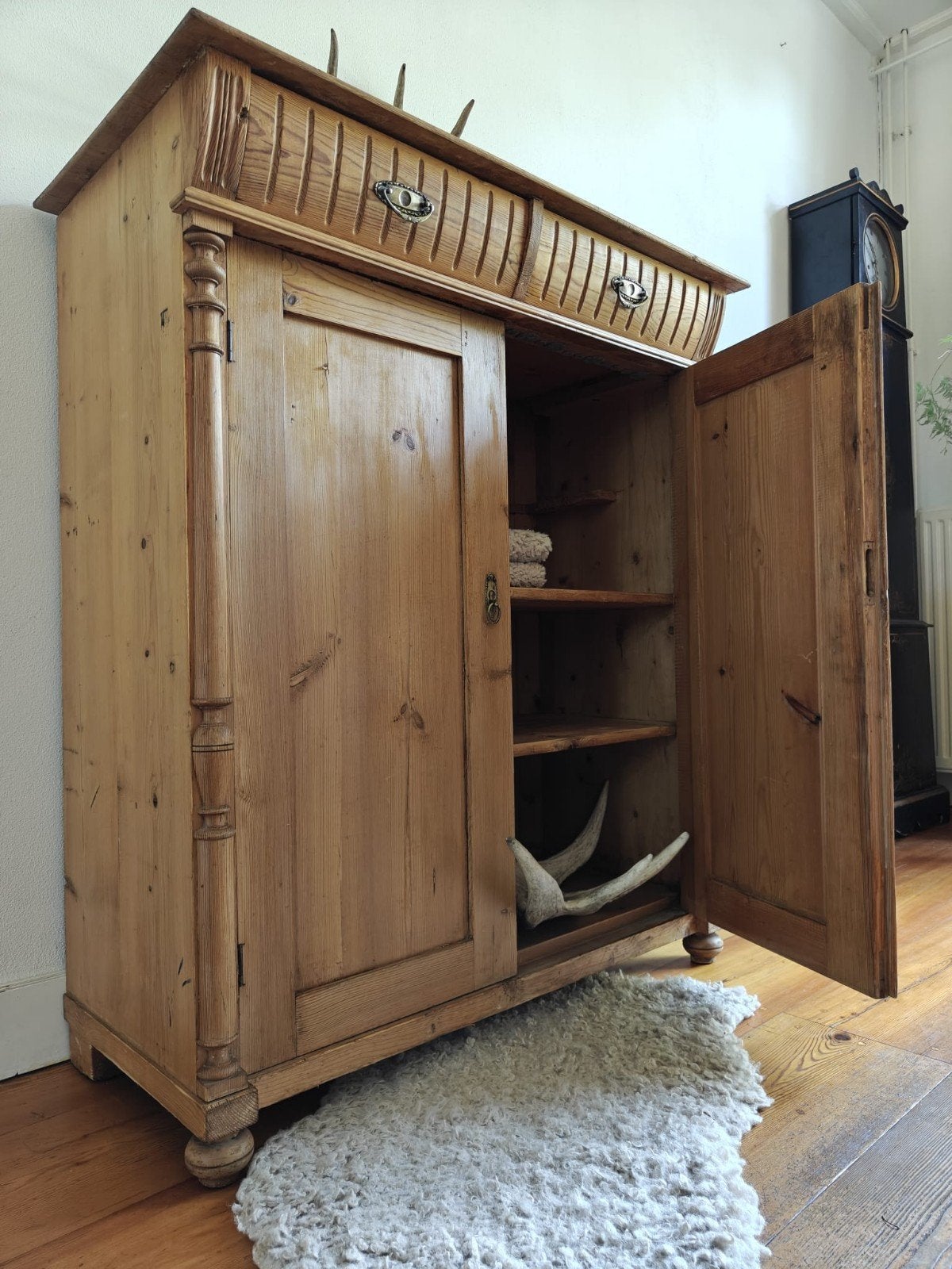 Antieke Zweedse leg/buffetkast., Ophalen