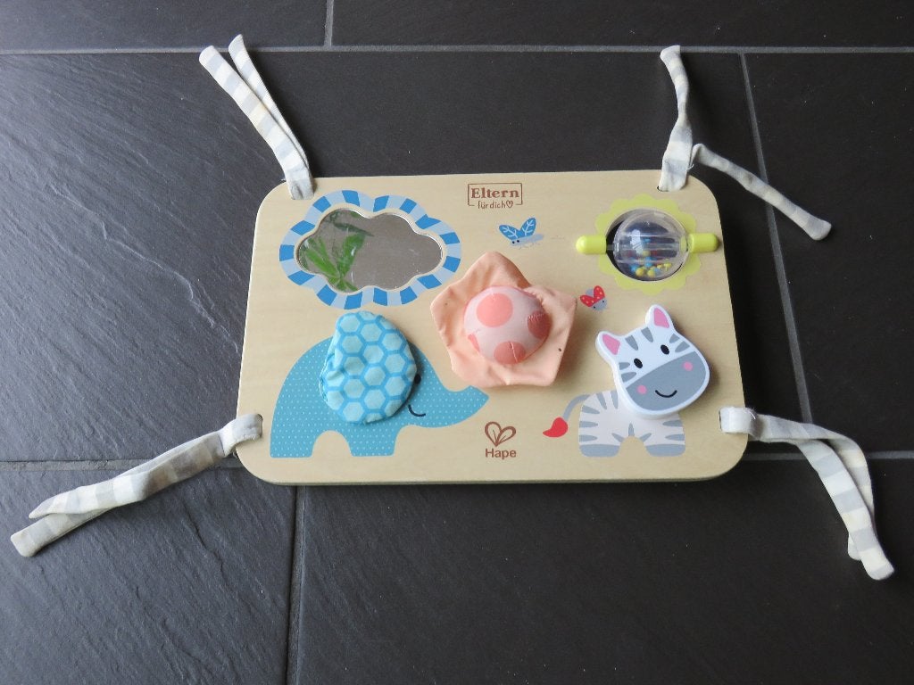 Houten activity boxhanger met functies, Hape als nieuw, Ophalen of Verzenden, Zo goed als nieuw, Overige typen
