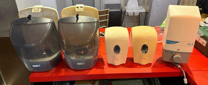 Diverse schoonmaakartikelen: dispensers en Tork rol houders, Ophalen of Verzenden, Overige typen
