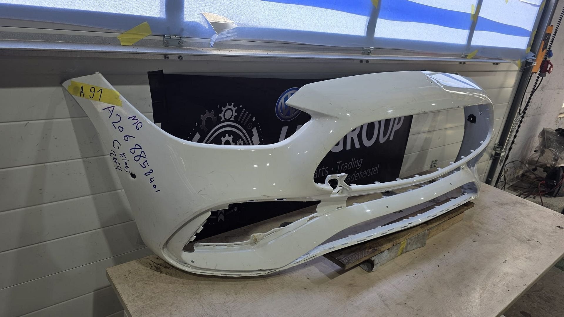 Voorbumper Mercedes-Benz C W206, Gebruikt, -, Voor, -