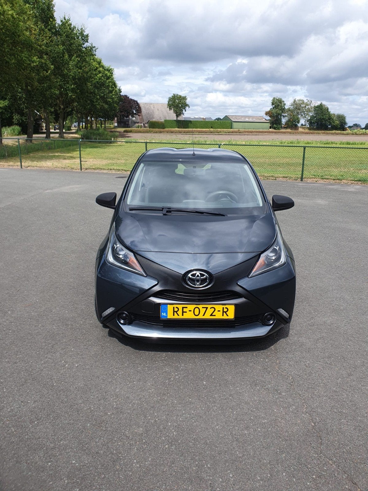 Zeer nette Toyota Aygo 2017 1.0 Vvt-i 69pk 5D Grijs, Auto's, Toyota, Voorwielaandrijving, Stof, 4 stoelen, Origineel Nederlands