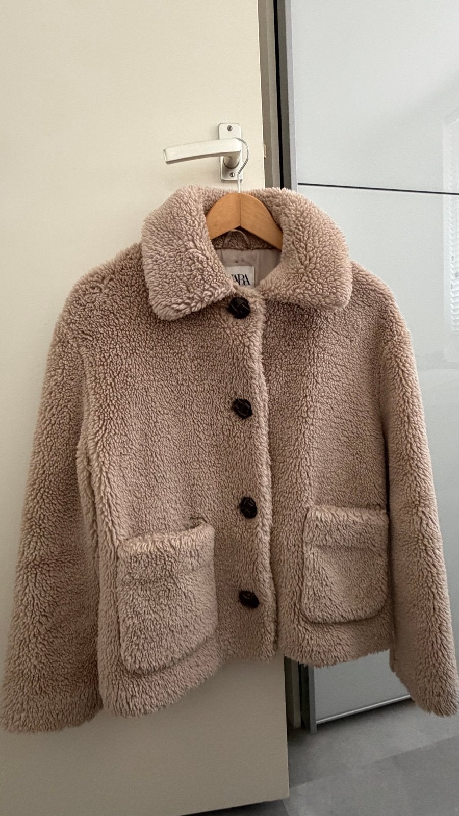 Zara teddy jasje beige maat S, Ophalen of Verzenden, Zo goed als nieuw, Maat 36 (S), Beige