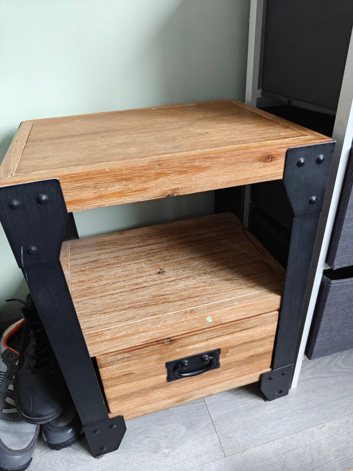tafel/nachtkastje, Ophalen, Gebruikt, Minder dan 70 cm
