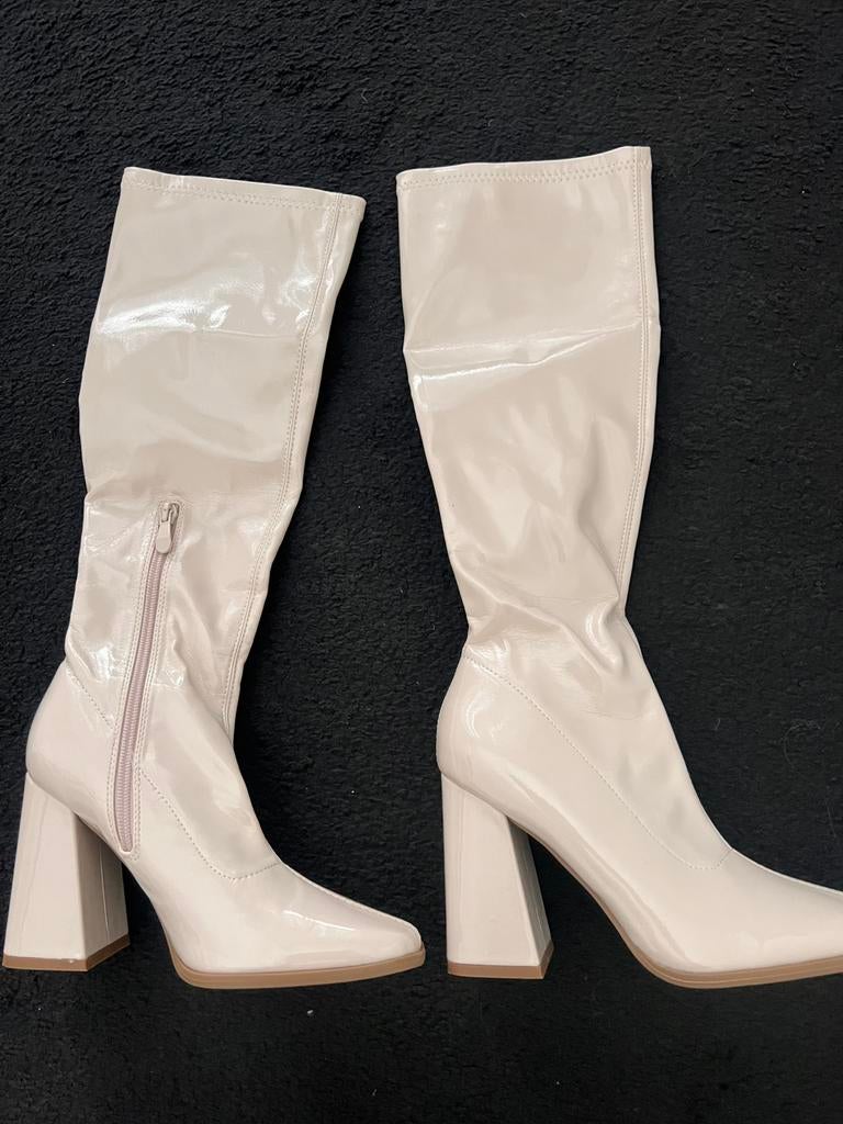 Knielaars lak ecru stretch vallen 36/37, Hoge laarzen, Beige, Nieuw, Ophalen of Verzenden