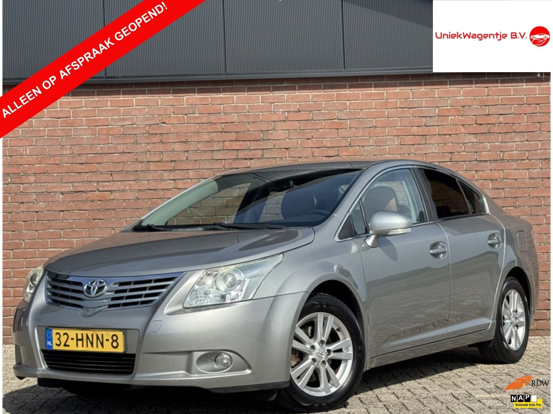 Toyota Avensis 2.0 VVTI DYNAMIC BUSINESS SPECIAL | NL-AUTO!, Voorwielaandrijving, 4 cilinders, Handgeschakeld, 154 pk