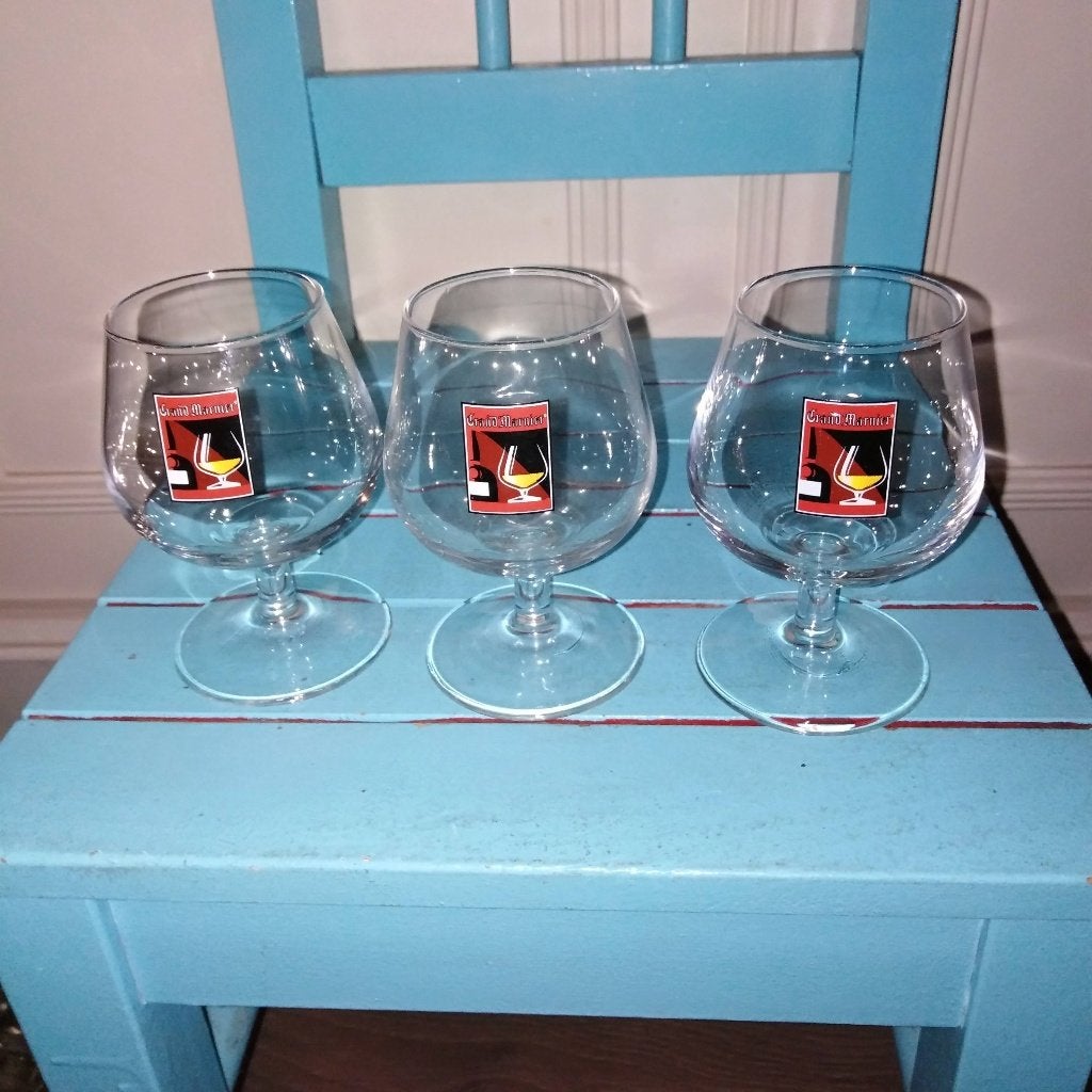 3 Grand Marnier bolle glaasjes op voet en 2 On Ice glazen, Ophalen, Zo goed als nieuw, Overige typen