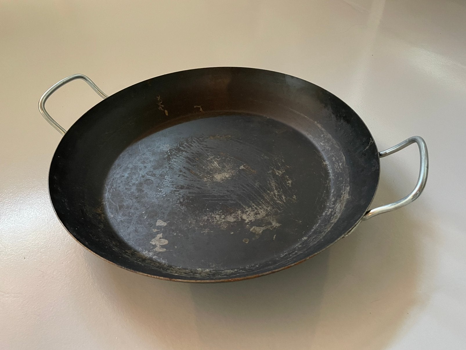 Grote stalen paellapan, diameter 37cm met 2 handgrepen, Ophalen of Verzenden, Zo goed als nieuw, Rvs