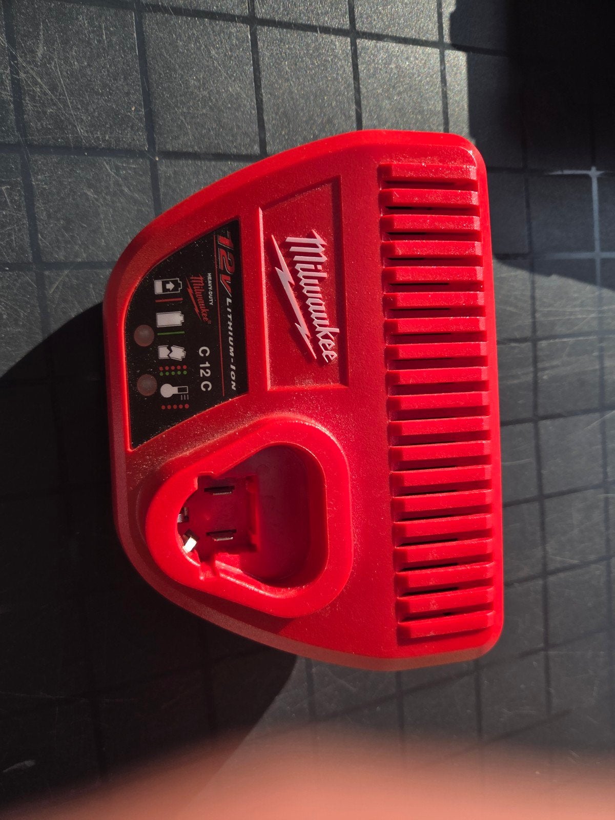 Milwaukee acculader, Ophalen of Verzenden