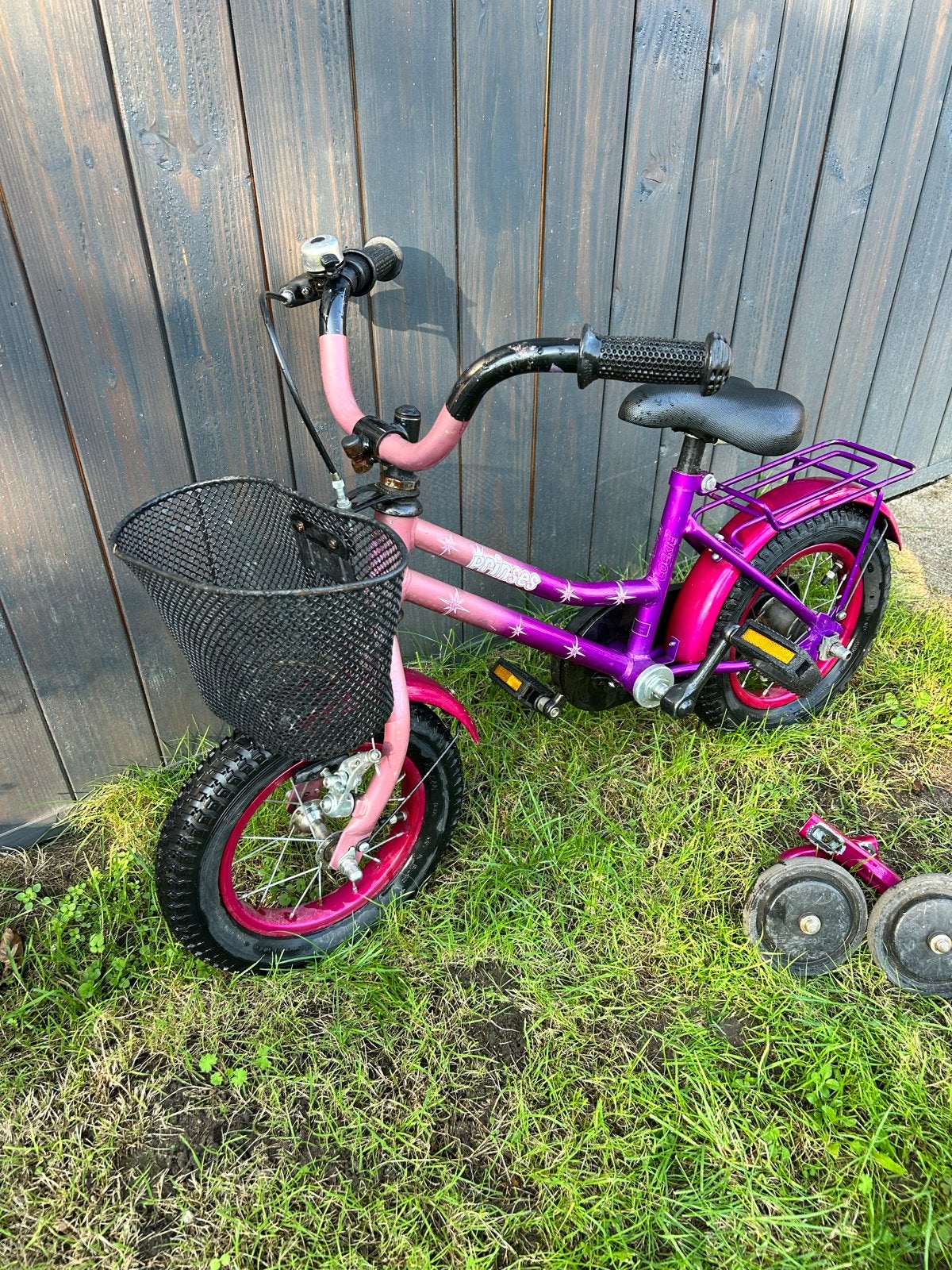 Loekie kinderfiets met zijwieltjes, Ophalen, Terugtraprem, Zijwieltjes, Gebruikt