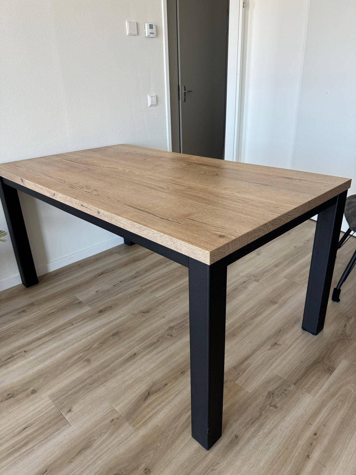 Onderhoudsvrije eettafel 160x90 cm - Inhouse Sontari, Huis en Inrichting, Ophalen, Kunststof, Gebruikt, 50 tot 100 cm
