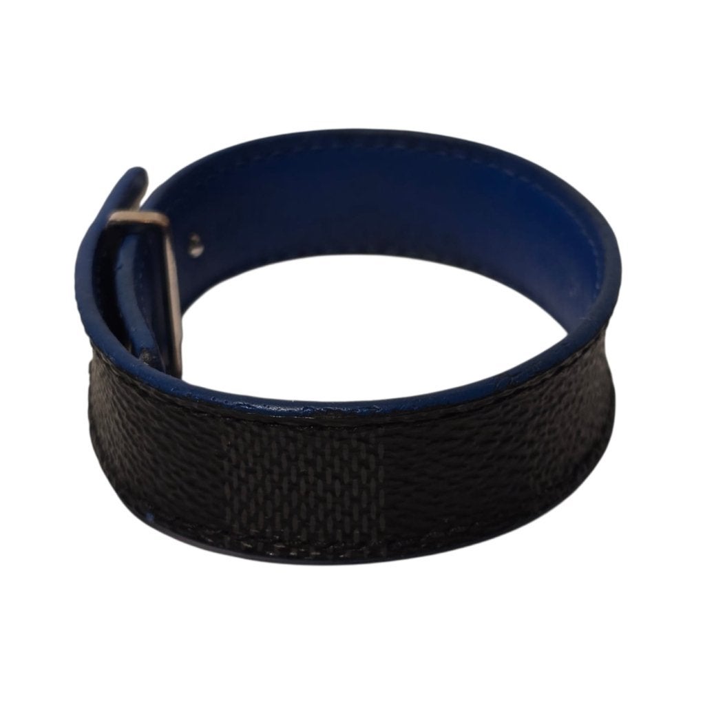 Louis Vuitton Damier Ebene Bracelet 21cm, Louis Vuitton, Gebruikt, Support@louisvuitton.com, 2 Rue du Pont Neuf
75001 Paris
France