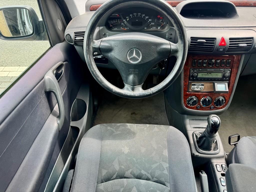 Mercedes-benz VANEO 1.6 Family 7PERS AIRCO LMV NETTE AUTO RI, Auto's, Mercedes-Benz, Parkeersensor, Gebruikt, 4 cilinders, 7 stoelen