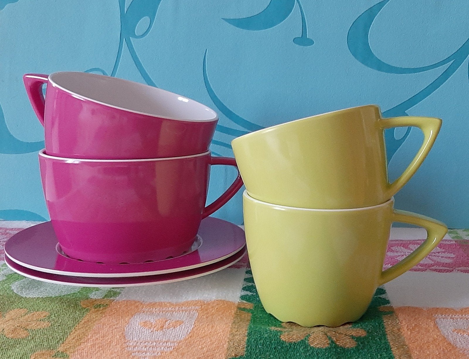 Mepal 2 lila grote kommen en 2 fris groene en 1 blauw kopje., Ophalen of Verzenden