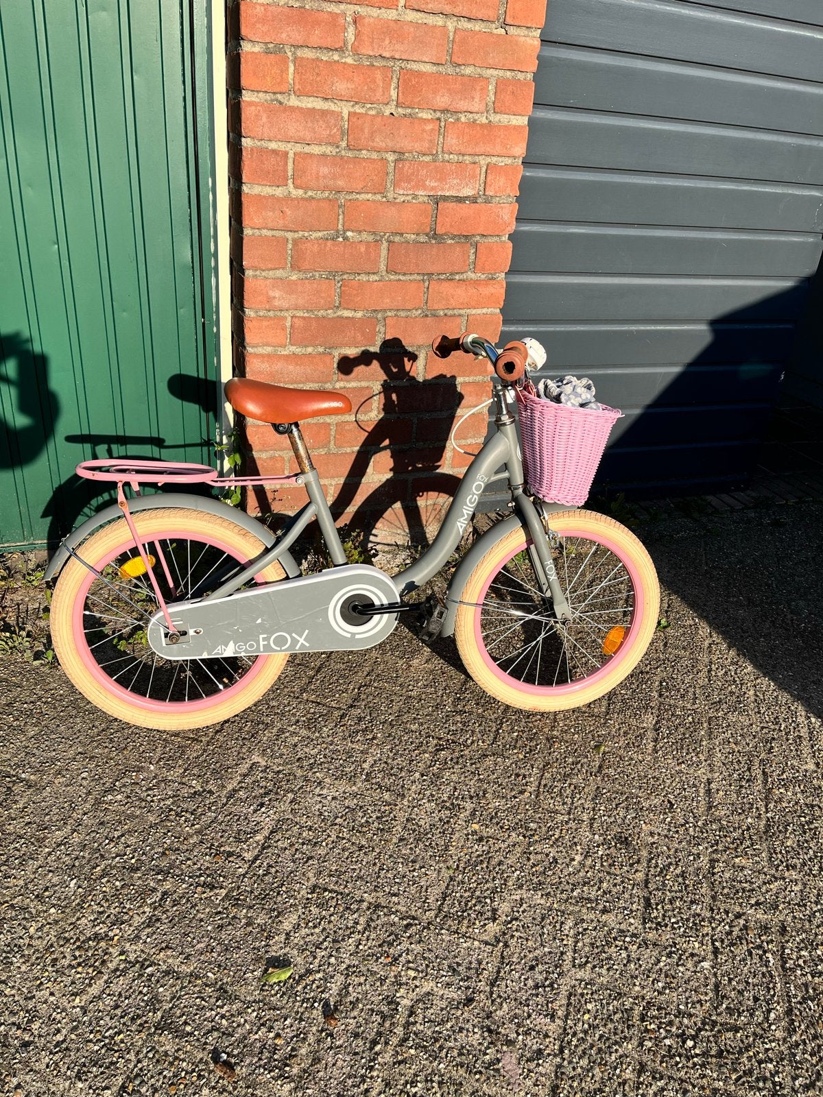 Amigo Fox Kinderfiets 16 inch met mandje en bagagedrager, Fietsen en Brommers, Ophalen, Gebruikt, Terugtraprem, 16 tot 20 inch