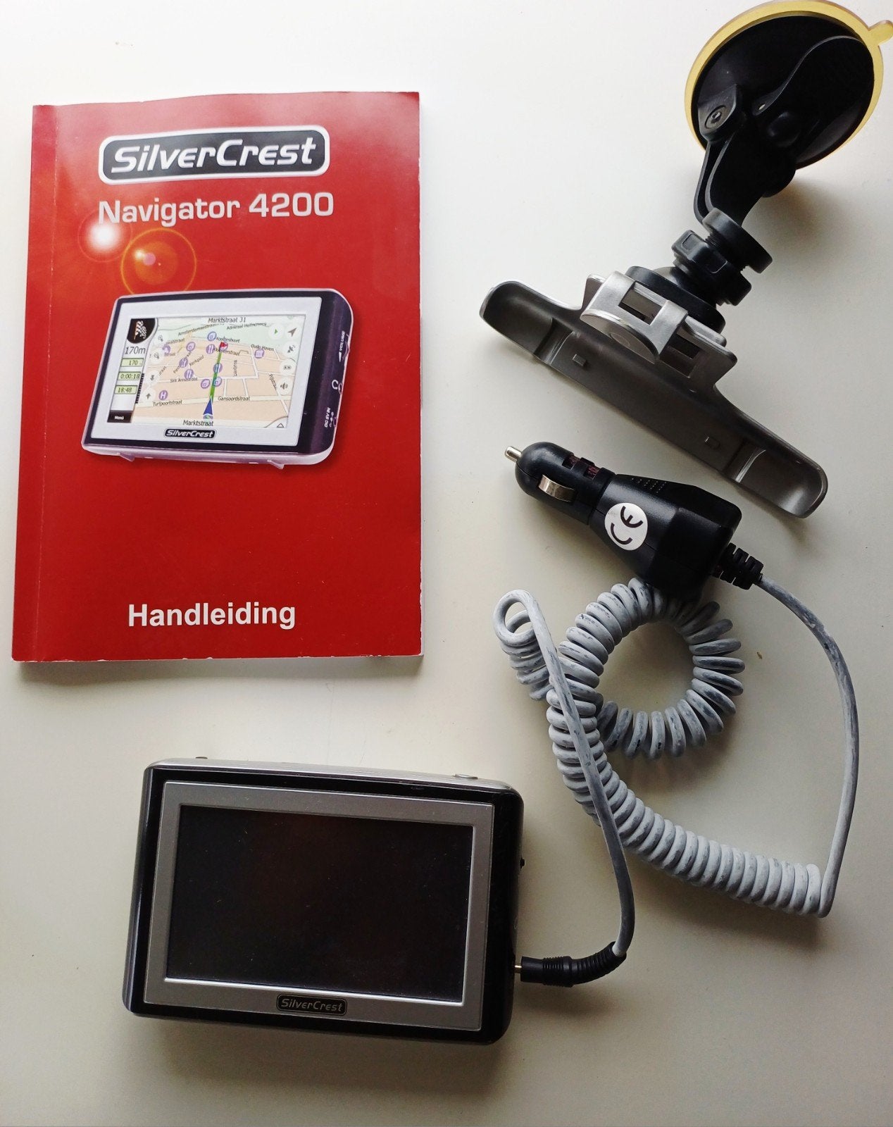 Garmin SilverCrest Navigator 4200 met raamhouder, Auto diversen, Ophalen, Gebruikt