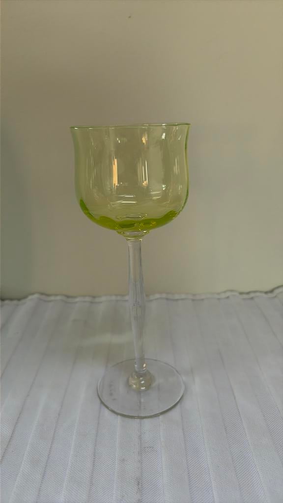 Antiek art nouveau jugendstil wijnglas uraniumglas, Antiek en Kunst, Ophalen of Verzenden