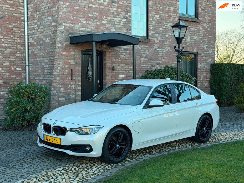 BMW 3-serie 330e i performance High executive 1e eig!, Automaat, 1998 cc, Achterwielaandrijving, Gebruikt
