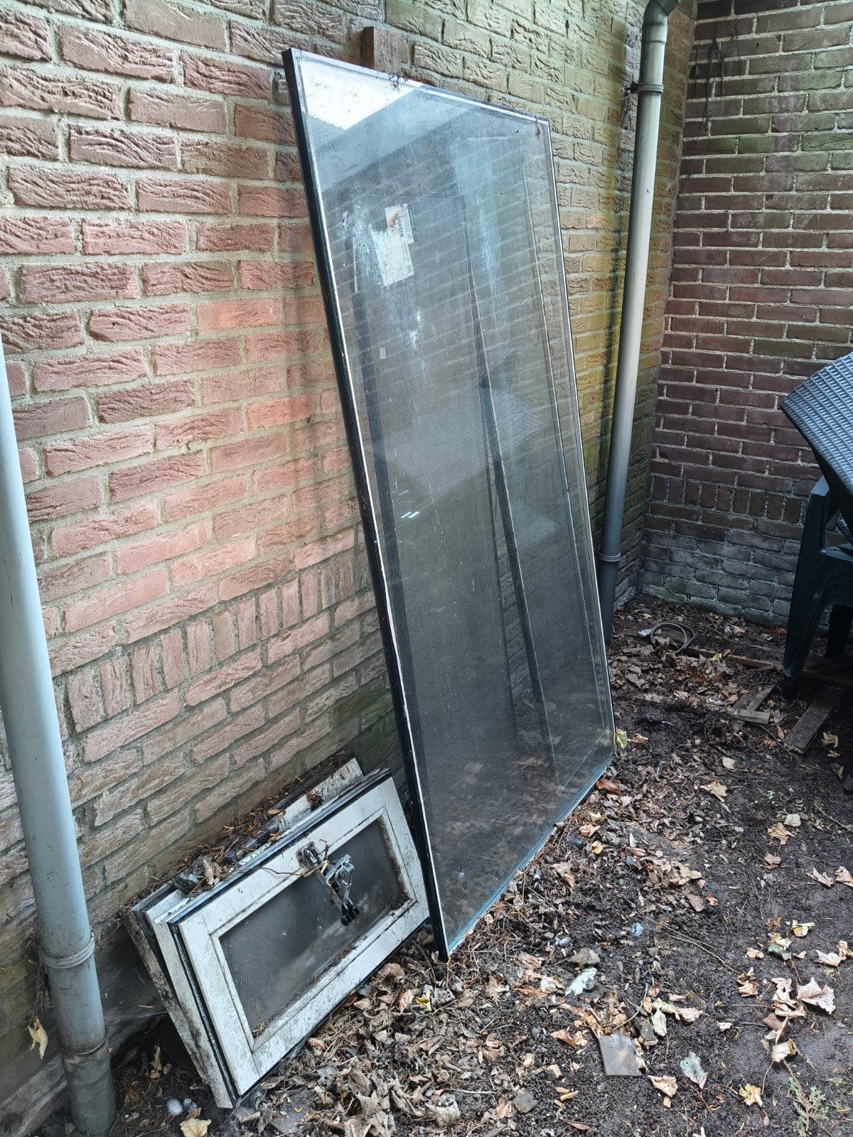 Ramen en twee hardhouten uitzetraampjes, Ophalen, Gevelraam of Ruit