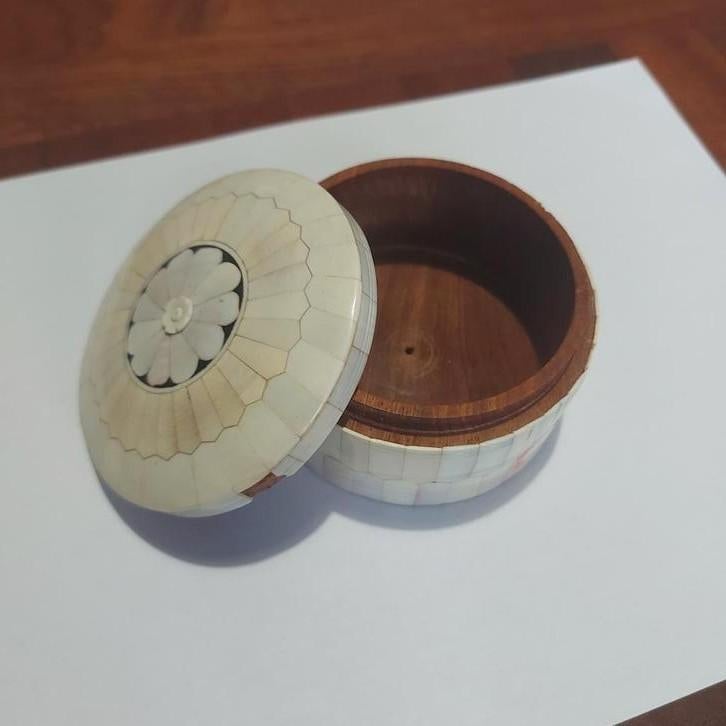 Indiase teakhouten rundsbot inleg doosje – decoratief object, Antiek en Kunst, Ophalen of Verzenden