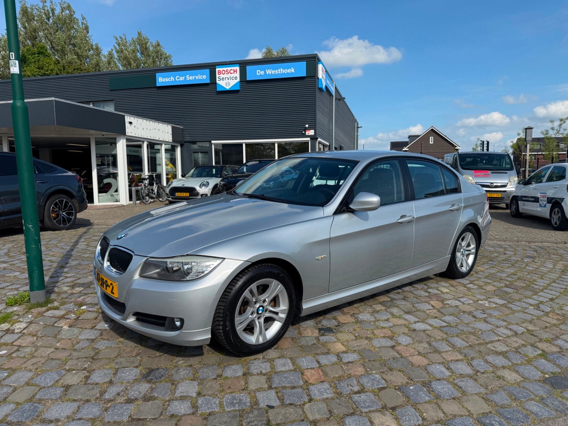 BMW 3-serie 318i Business Line, Auto's, Automaat, Achterwielaandrijving, Sedan, 695 kg