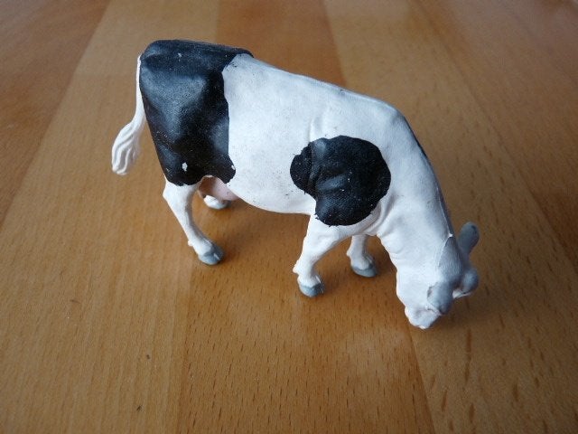 Grazende plastic koe, Ophalen of Verzenden, Zo goed als nieuw, Boerderijdier, Beeldje of Figuurtje
