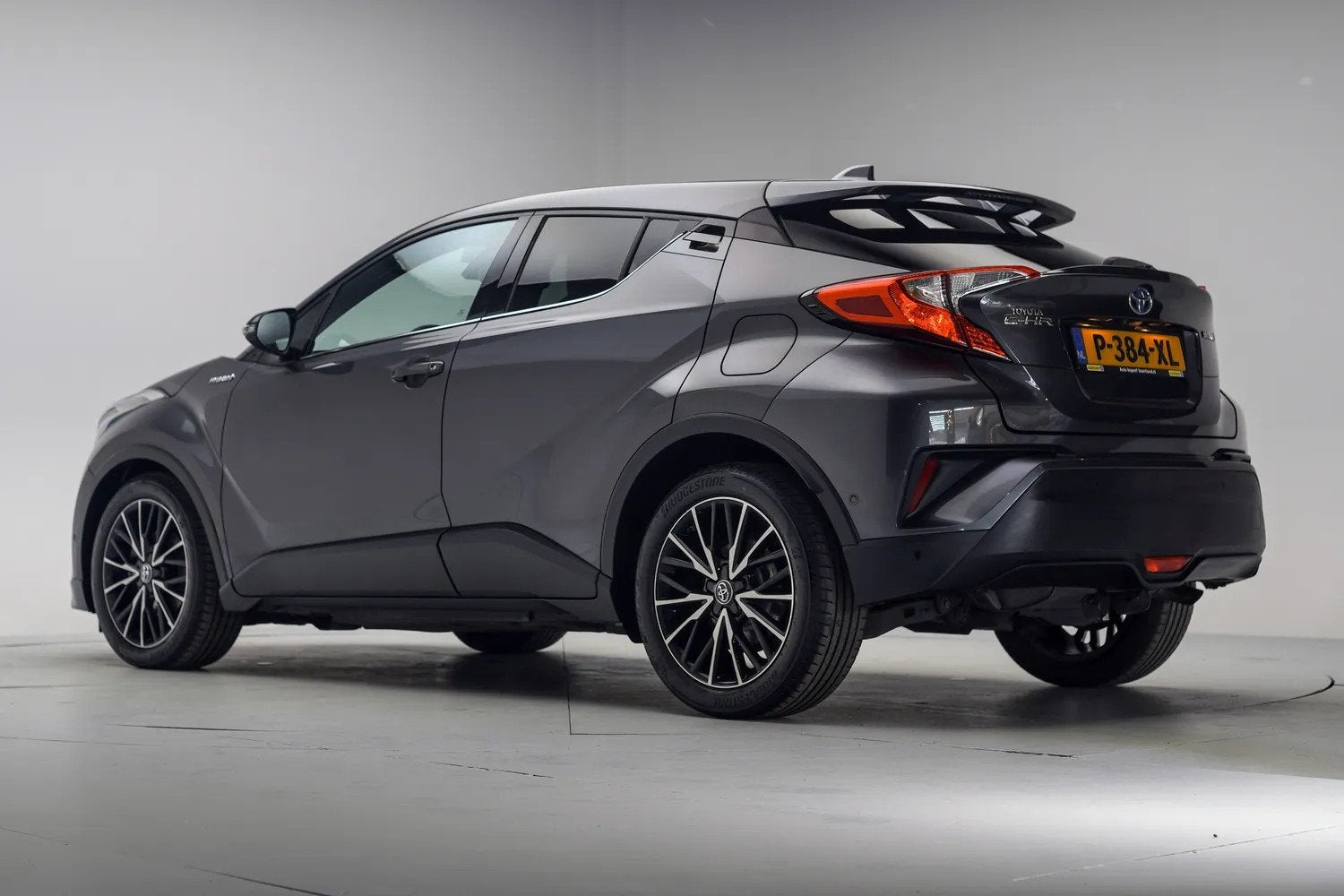 Toyota C-HR 1.8 Hybrid Executive Sport [ Leder Adapt.cruise, Automaat, 4 cilinders, Hybride Elektrisch/Benzine, SUV of Terreinwagen
