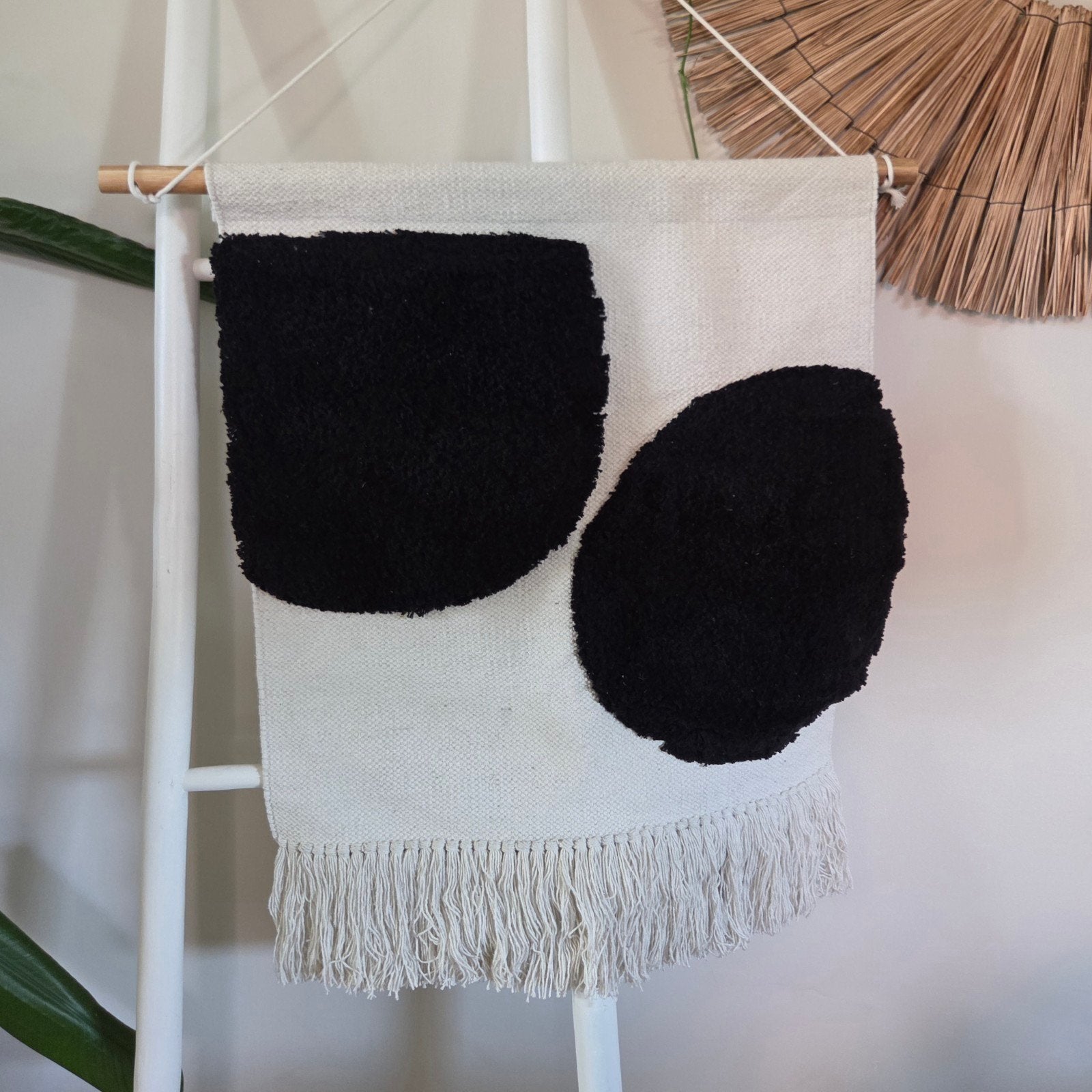 Modern wandkleed met abstracte vormen ikea - Zwart/Wit, Huis en Inrichting, Zwart, Ophalen of Verzenden, Zo goed als nieuw, Met ophangsysteem