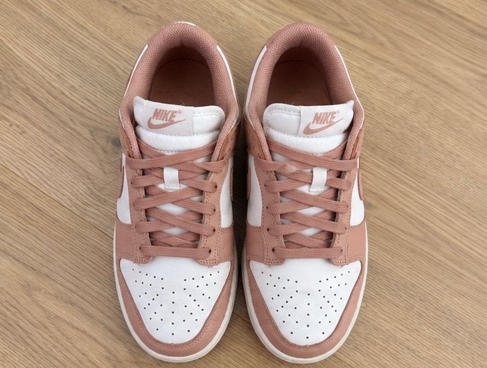 Nike dunk low, Nike, Ophalen of Verzenden, Roze, Sneakers of Gympen