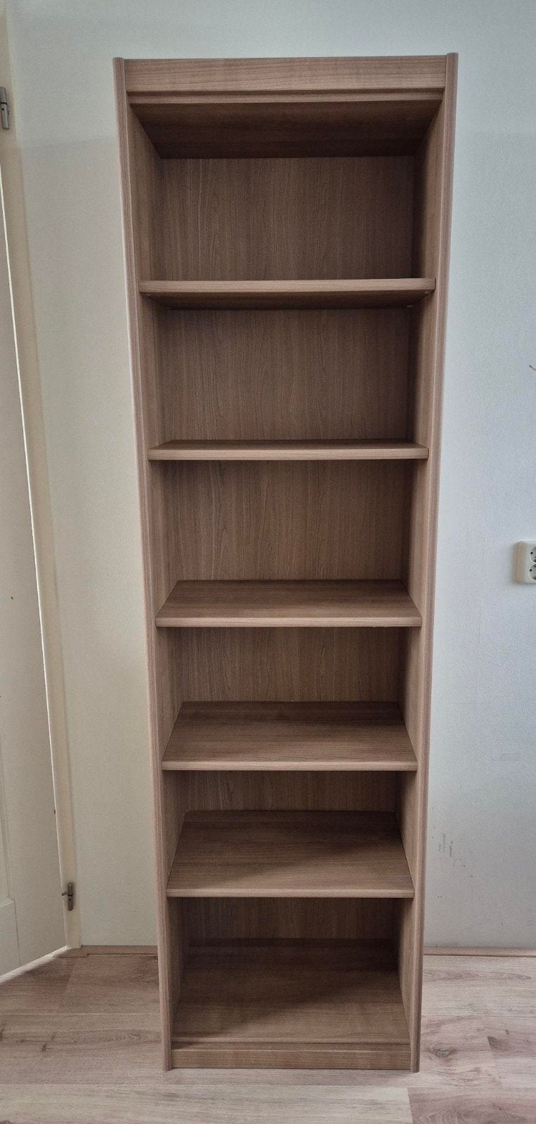 Boekenkast, goede kwaliteit en in zeer goede staat, Huis en Inrichting, Kasten | Boekenkasten, Ophalen, Met plank(en), 50 tot 100 cm