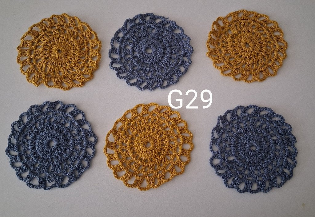 G29. 6 gehaakte onderzetters blauw en okergeel., Hobby en Vrije tijd, Ophalen of Verzenden, Nieuw, Haken, Overige typen