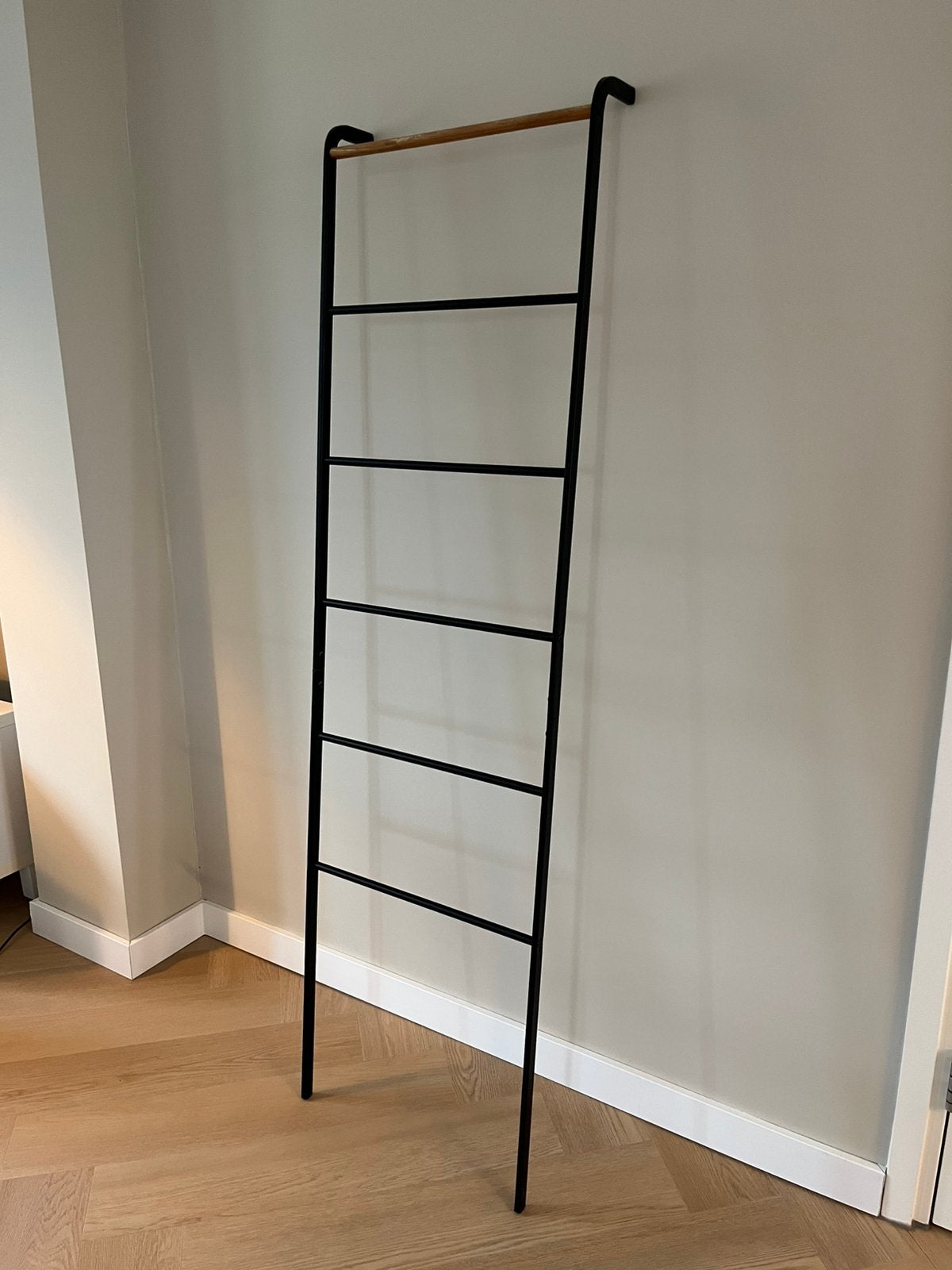Zwarte metalen ladder / handdoekrek (Yamazaki), Huis en Inrichting, Ophalen, Gebruikt