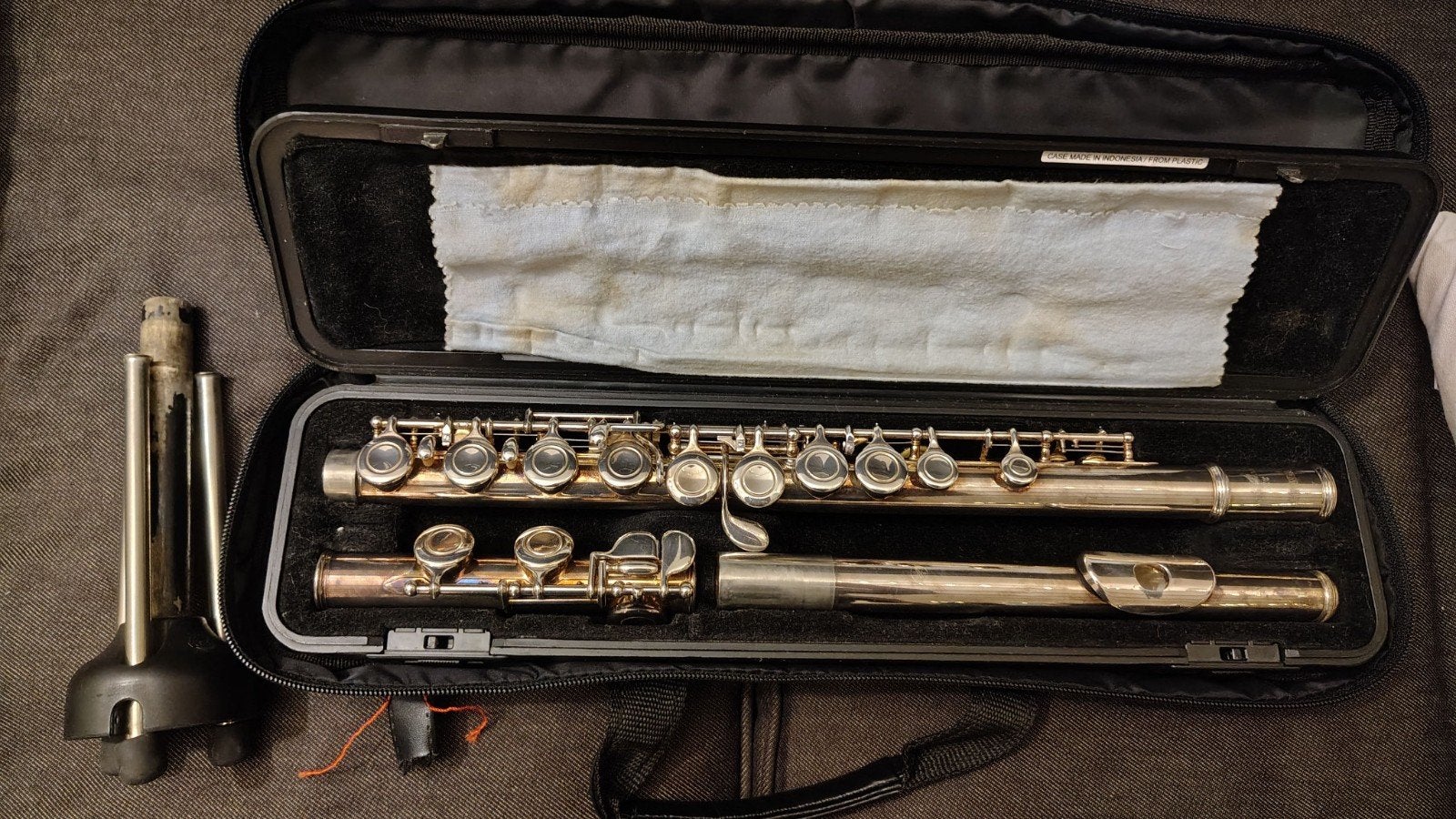 Yamaha Dwarsfluit met standaard, Muziek en Instrumenten, Blaasinstrumenten | Dwarsfluiten en Piccolo's, Ophalen of Verzenden, Gebruikt