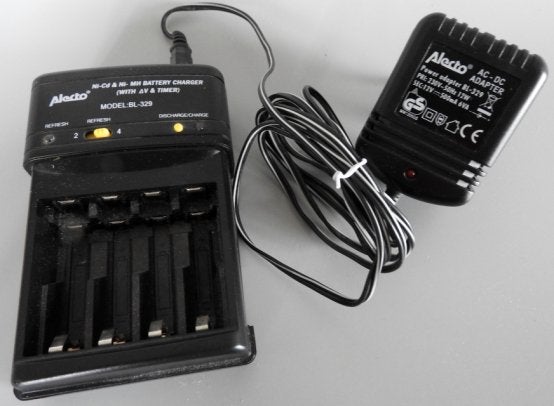 Batterijlader Alecto BL-329., Audio, Tv en Foto, Accu's en Batterijen, Ophalen of Verzenden, Zo goed als nieuw
