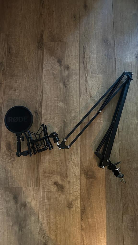 Microfoonstandaard met Rode popfilter voor tafelbevestiging, Ophalen, Gebruikt, Overige typen