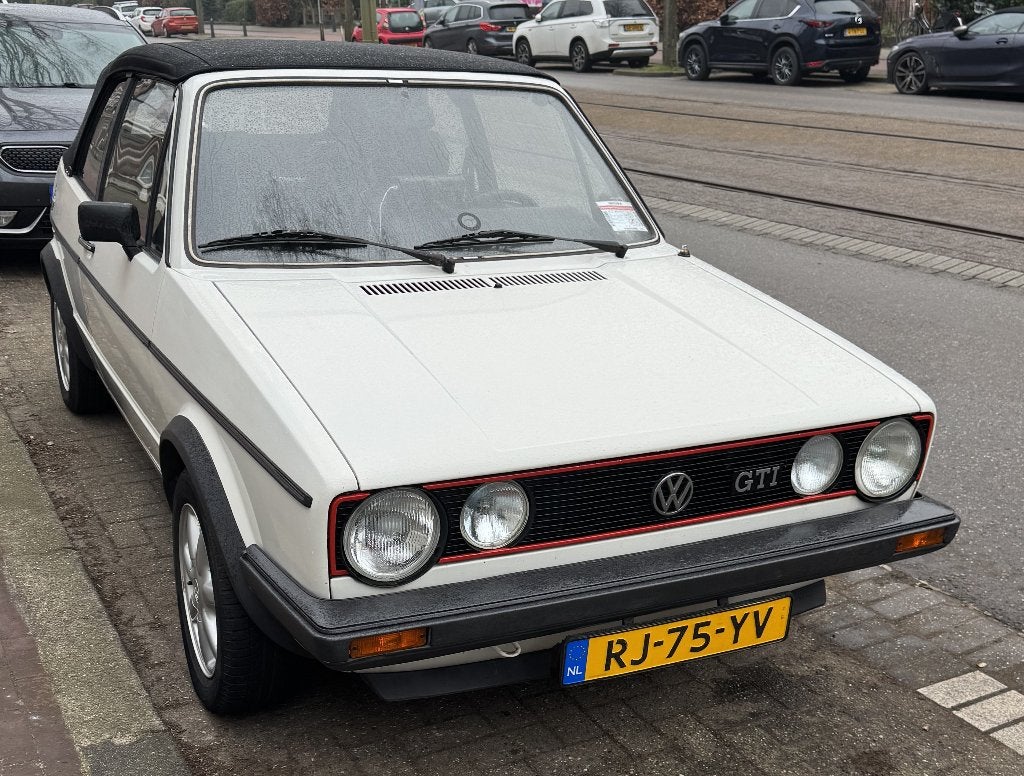 Volkswagen Golf 1.8 GL Cabriolet K6 1987 Wit 95HP, Auto's, Voorwielaandrijving, 938 kg, Zwart, Cabriolet
