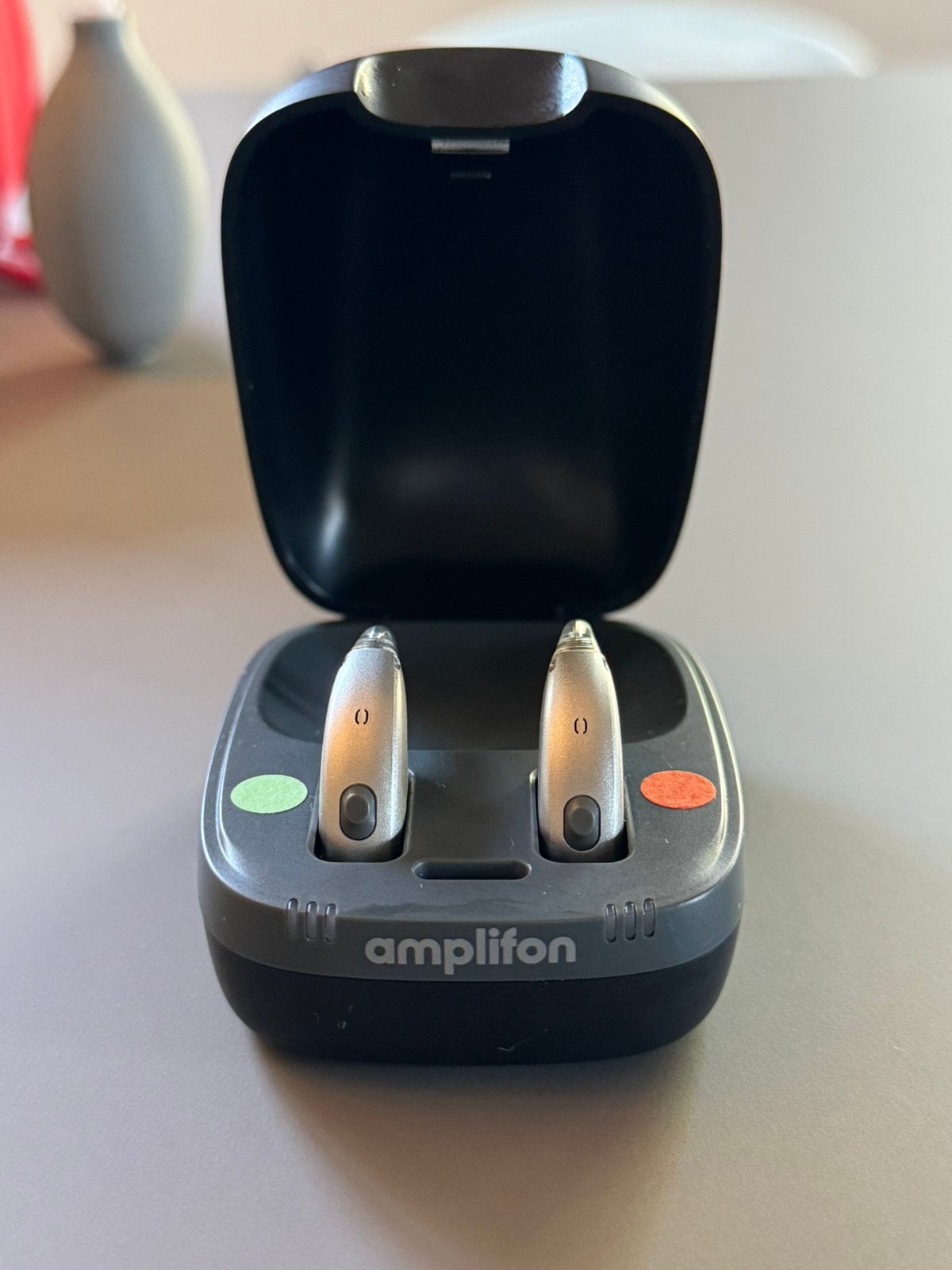 Foto 2 van Zeer nette set hoortoestellen Amplifon ampli-energy B3 P