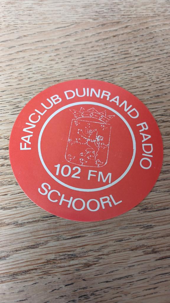 Sticker Fanclub Duinrand radio 102 fm, SCHOORL, Ophalen of Verzenden, Zo goed als nieuw