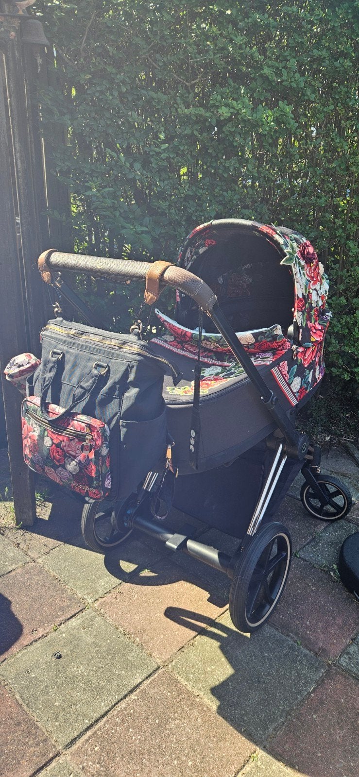 Cybex e-Priam (elecktrische) Spring Blossom Dark, Gebruikt, Combiwagen, Verstelbare duwstang, Ophalen