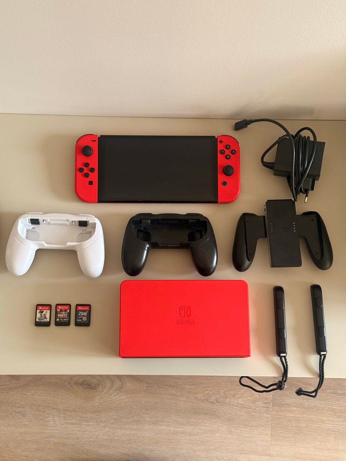 Nintendo Switch OLED met 3 games en extra controllers, Spelcomputers en Games, Spelcomputers | Nintendo Switch, Nieuw, Switch OLED