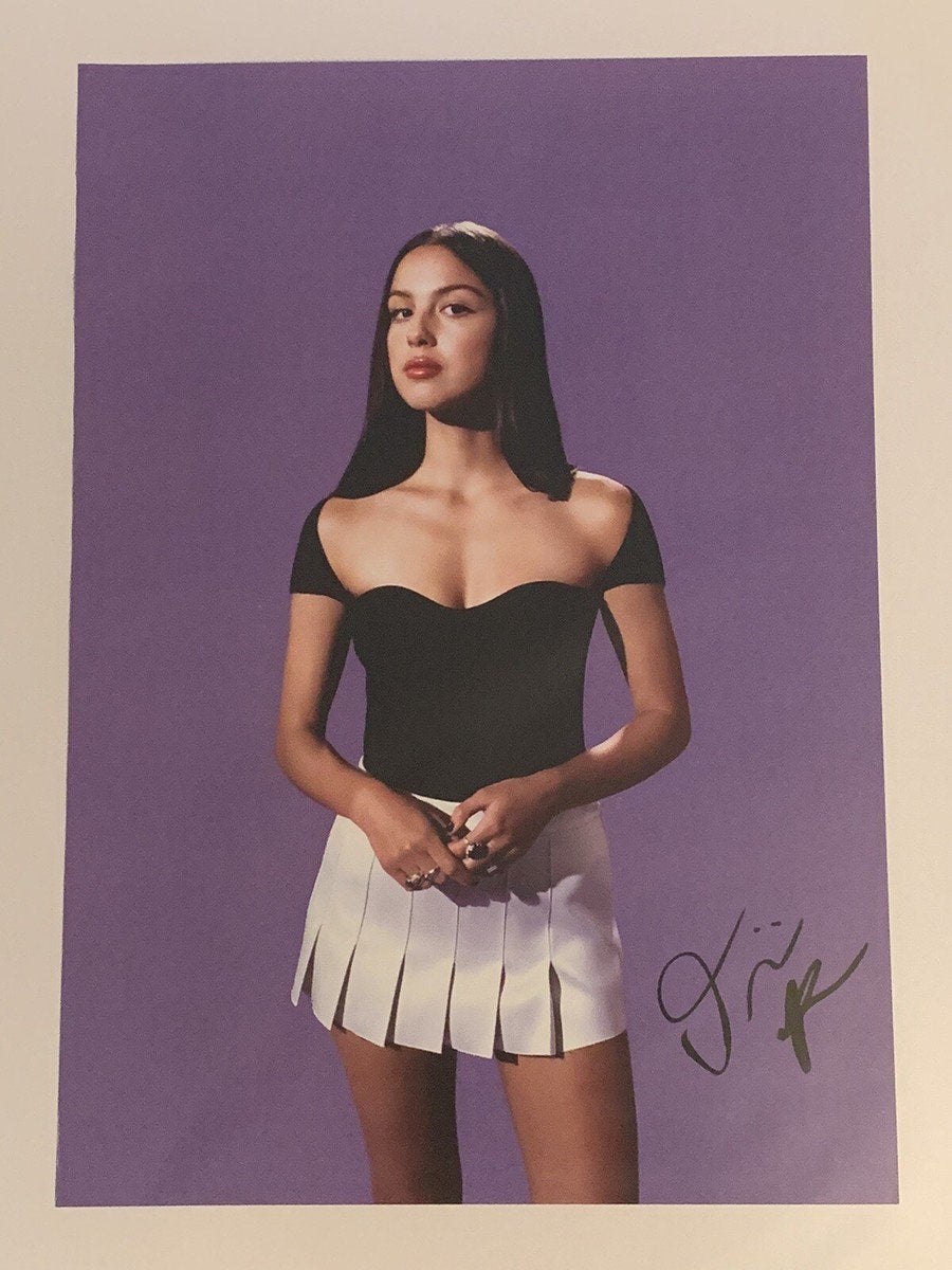 Olivia Rodrigo Signed poster AUS exclusive, Ophalen, 1980 tot heden, Zo goed als nieuw, Overige onderwerpen