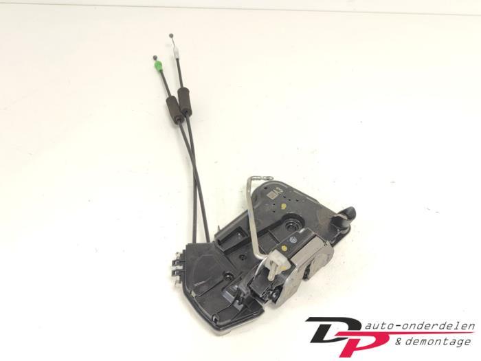 Deurslot Mechaniek 4Deurs links-voor van een Peugeot 108, Gebruikt, -, -, Ophalen of Verzenden