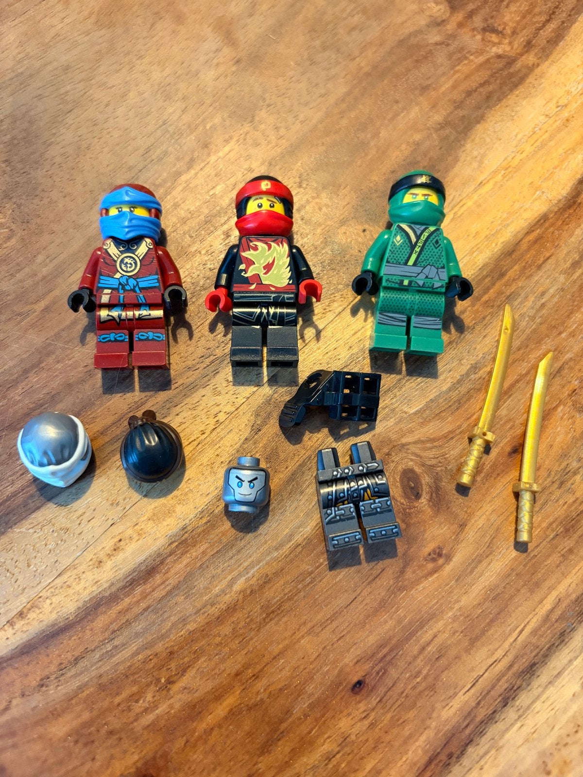 Lego Ninjago minifiguren met accessoires, Ophalen of Verzenden, Gebruikt, Overige merken