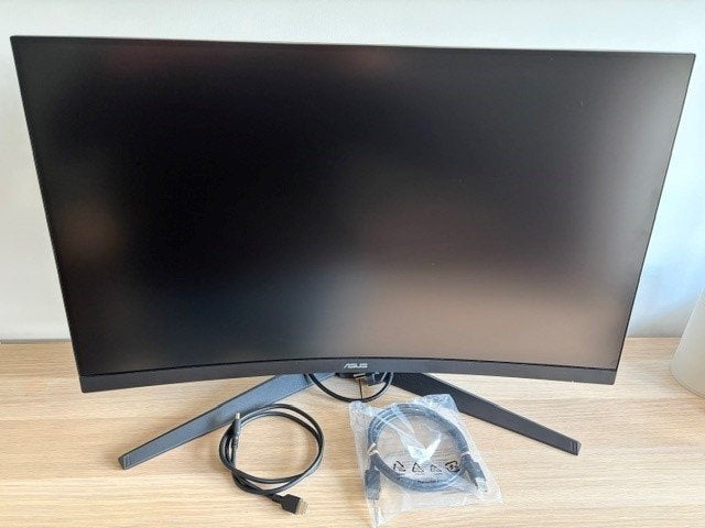 ASUS TUF Gaming Monitor VG32VQ1BR, Computers en Software, Monitoren, Zo goed als nieuw, 151 t/m 200 Hz, DisplayPort, HDMI, Gaming